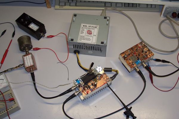 Test set-up with RF amplifier, transverter and PC power supply